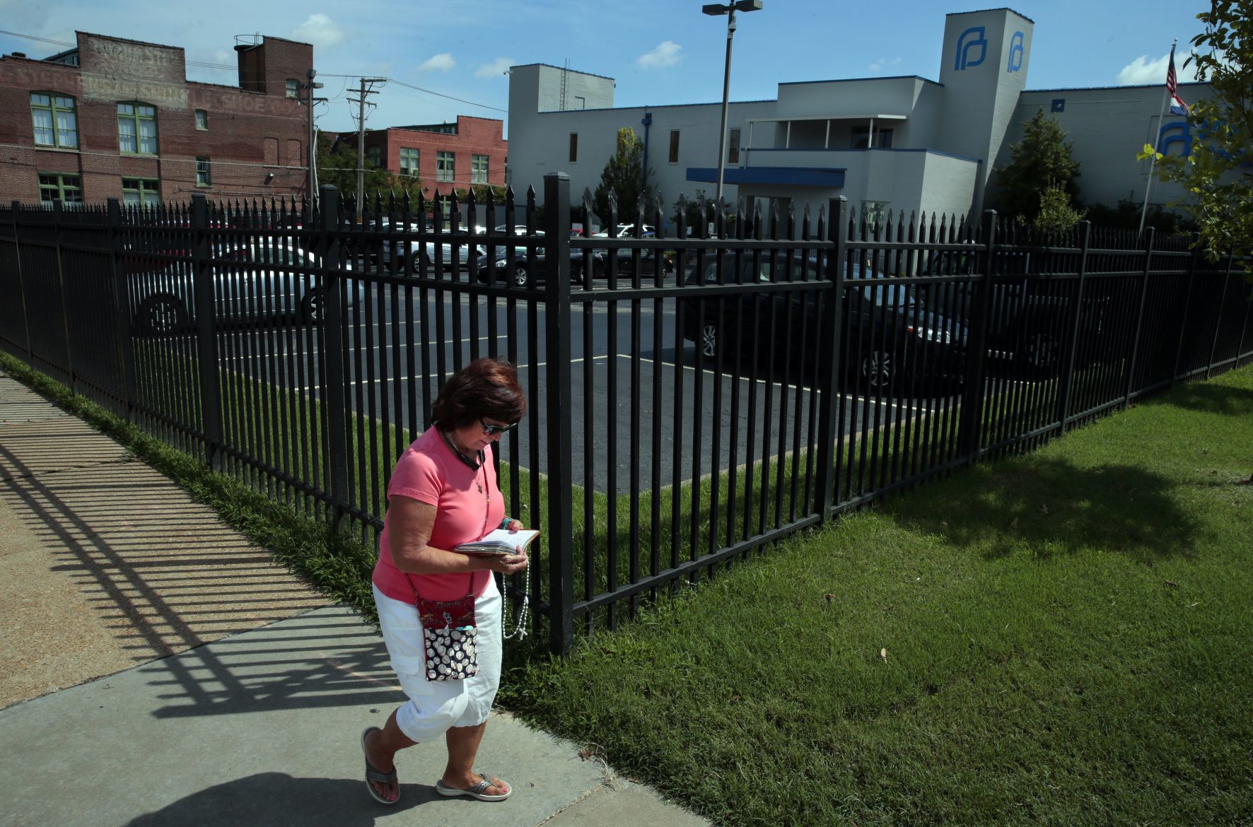 Abortion ban after 8 weeks blocked by federal judge